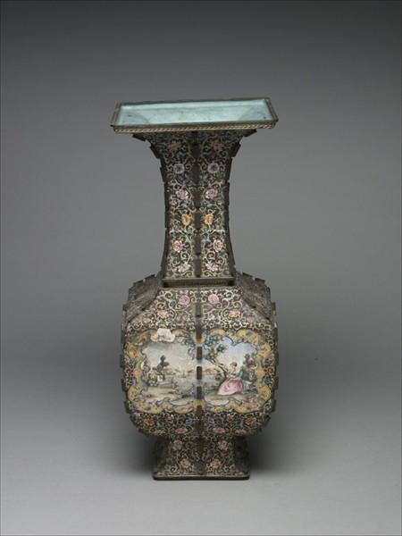 銅胎畫琺瑯帶戟方瓶