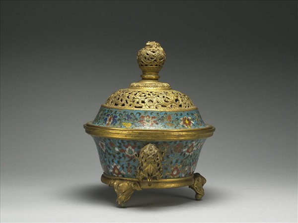 掐絲琺瑯番蓮紋爐