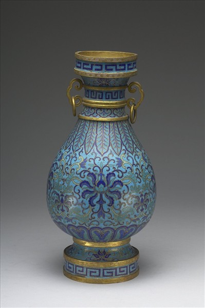 掐絲琺瑯雙耳活環瓶