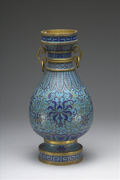 掐絲琺瑯雙耳活環瓶