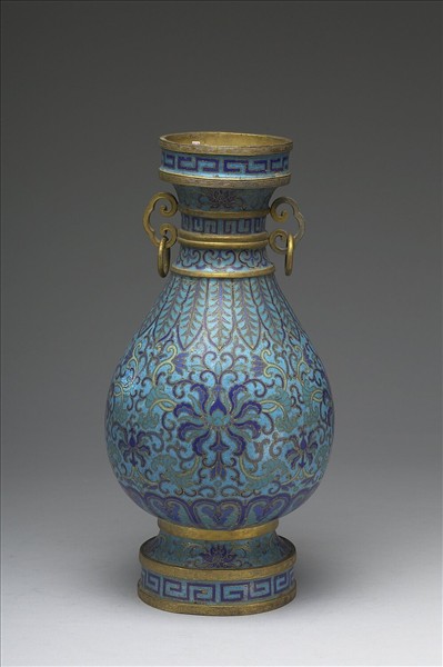 掐絲琺瑯雙耳活環瓶