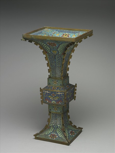 掐絲琺瑯觚形瓶