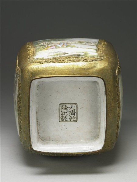 銅胎鑲金畫琺瑯西洋人物圖花瓶