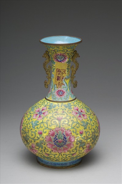 銅胎畫琺瑯花卉長頸瓶