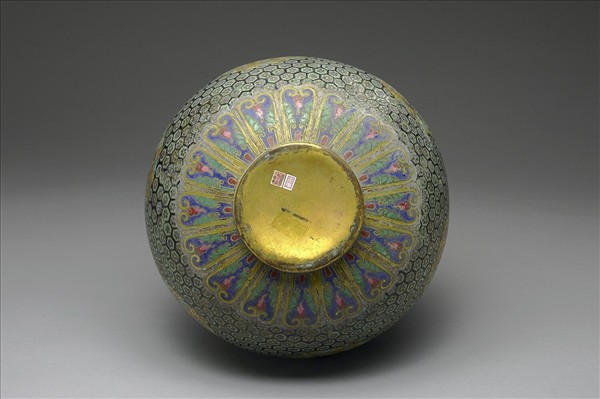 掐絲琺瑯長頸瓶