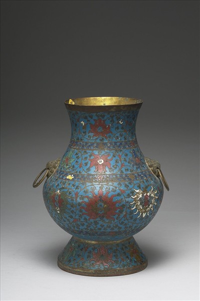 掐絲琺瑯獸耳尊形瓶