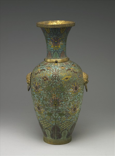 掐絲琺瑯獸耳瓶