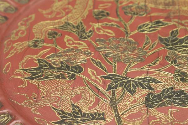 鎗金填漆牡丹龍紋菊瓣盤