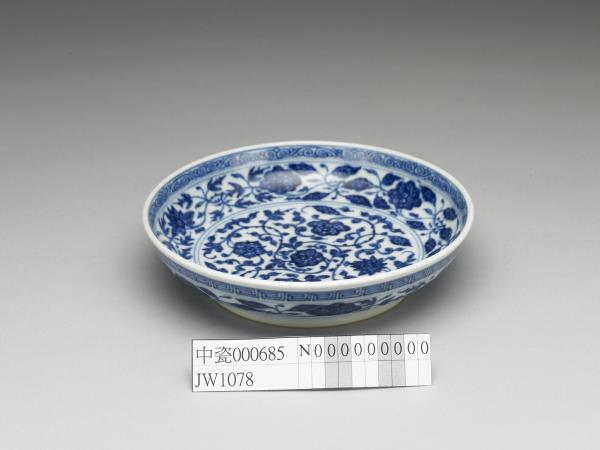 青花纏枝花卉紋盤