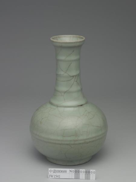 青瓷弦紋竹節瓶