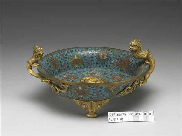 掐絲琺瑯雙螭虎耳三足盤