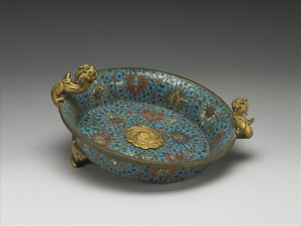 掐絲琺瑯雙螭虎耳三足盤