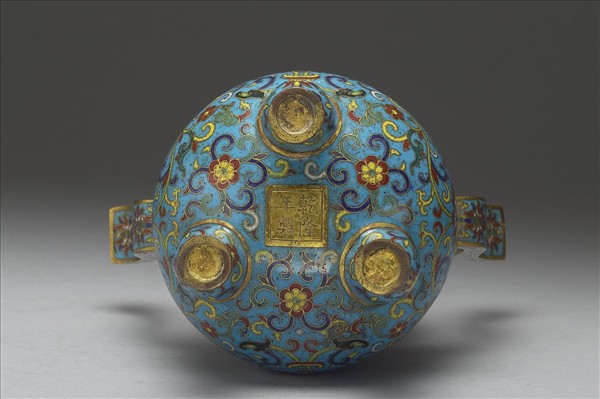 掐絲琺瑯鼎式爐