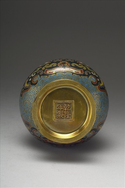 掐絲琺瑯獸面紋觶