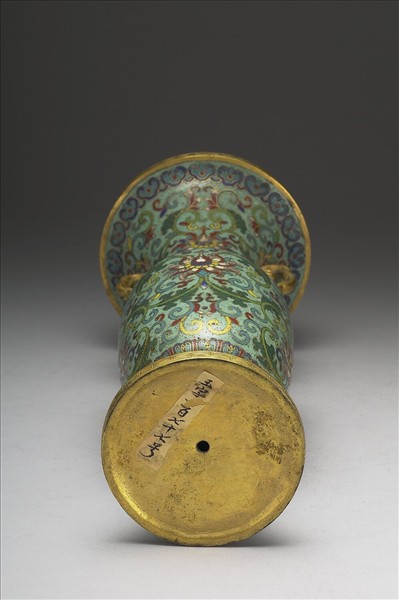 掐絲琺瑯雙耳瓶