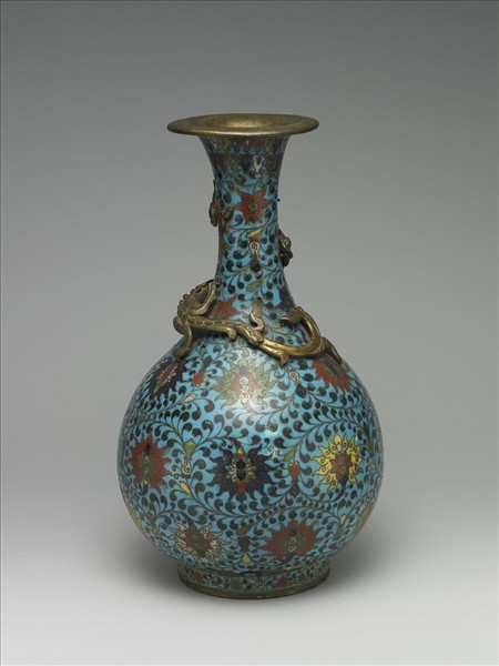 掐絲琺瑯蟠龍瓶