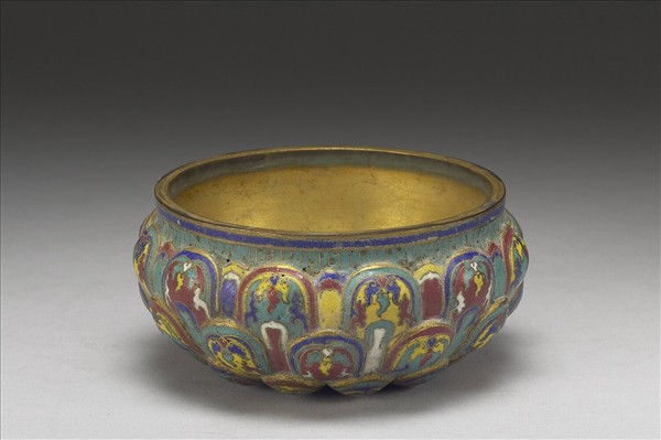 掐絲琺瑯蓮瓣式爐