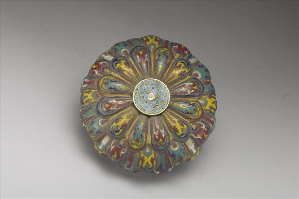 掐絲琺瑯蓮瓣式爐