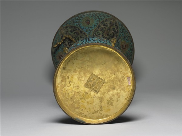 掐絲琺瑯出戟觚