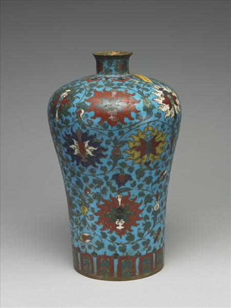 掐絲琺瑯番蓮紋梅瓶