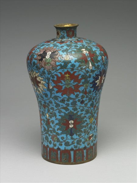 掐絲琺瑯番蓮紋梅瓶