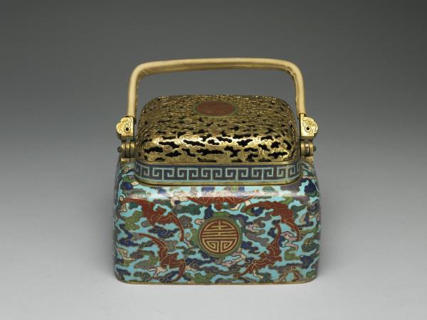 掐絲琺瑯五蝠獻壽紋手爐- 故宮