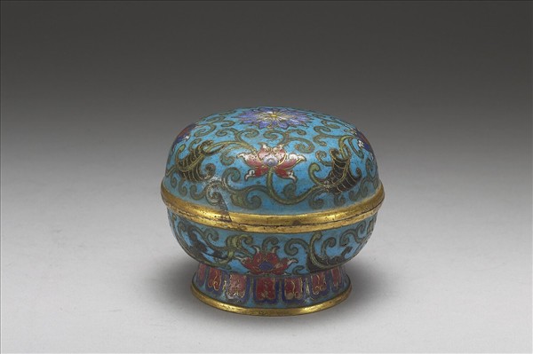 掐絲琺瑯番蓮紋盒