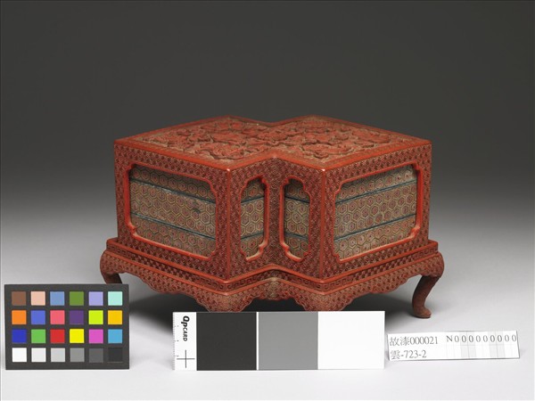 剔紅八寶方勝式套盒