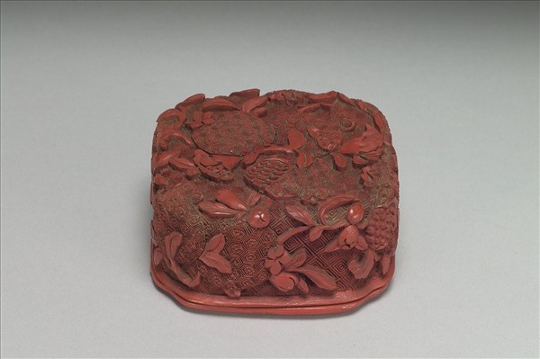 剔紅石榴四瓣盒