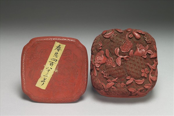 剔紅石榴四瓣盒