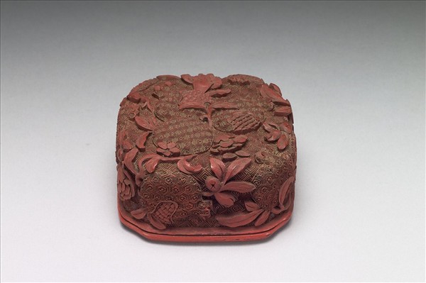 剔紅石榴四瓣盒