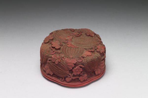 剔紅瓜瓞瓣式盒