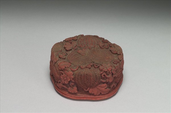 剔紅瓜瓞瓣式盒