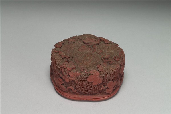 剔紅瓜瓞瓣式盒