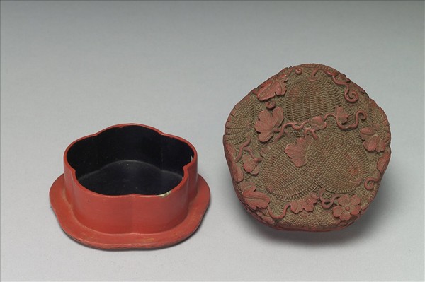 剔紅瓜瓞瓣式盒