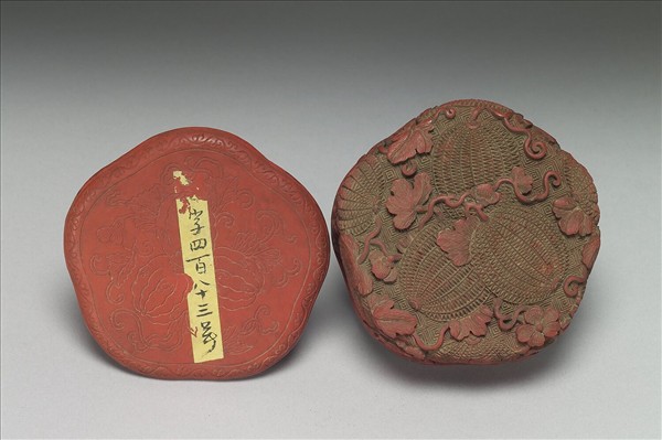 剔紅瓜瓞瓣式盒