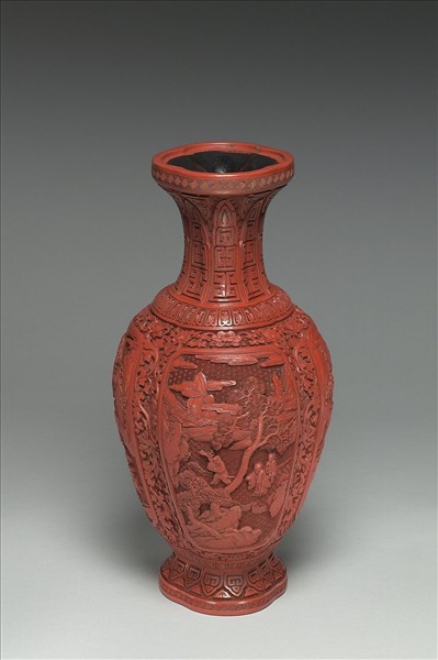 剔紅山水人物圖海棠式瓶