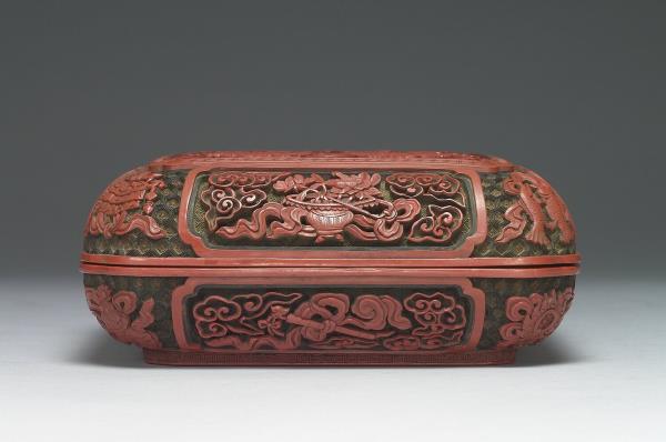 剔彩雙龍捧壽寶盒