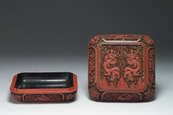 剔彩雙龍捧壽寶盒