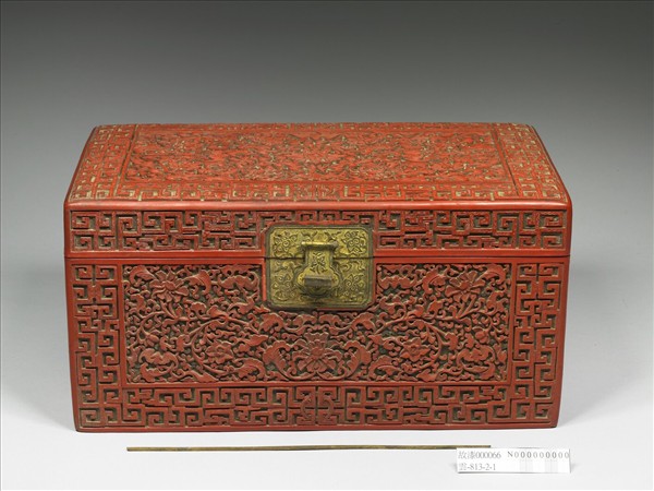 剔紅富貴圖長方匣