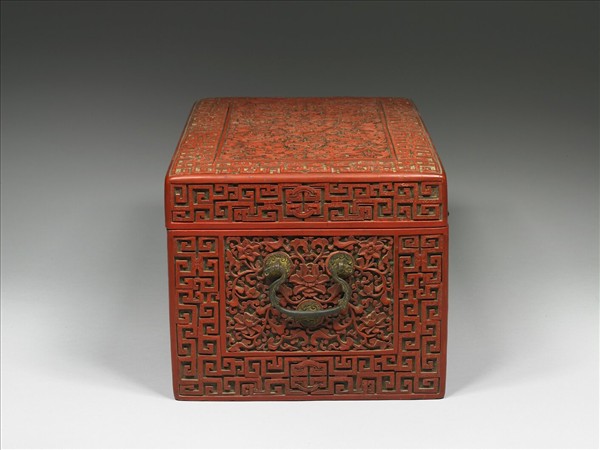 剔紅富貴圖長方匣