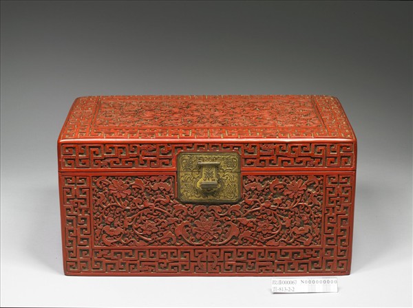 剔紅富貴圖長方匣