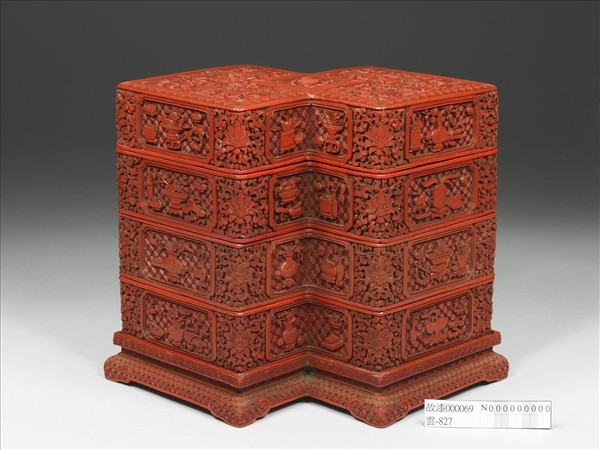 剔紅方勝式四層套盒