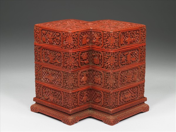 剔紅方勝式四層套盒