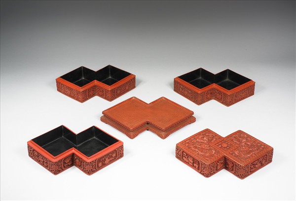 剔紅方勝式四層套盒