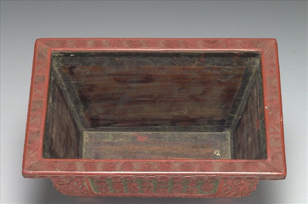 剔彩長方形花盆