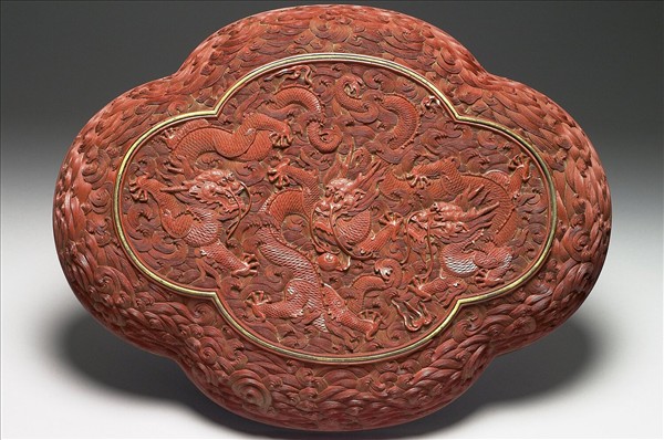 剔紅龍珠寶盒