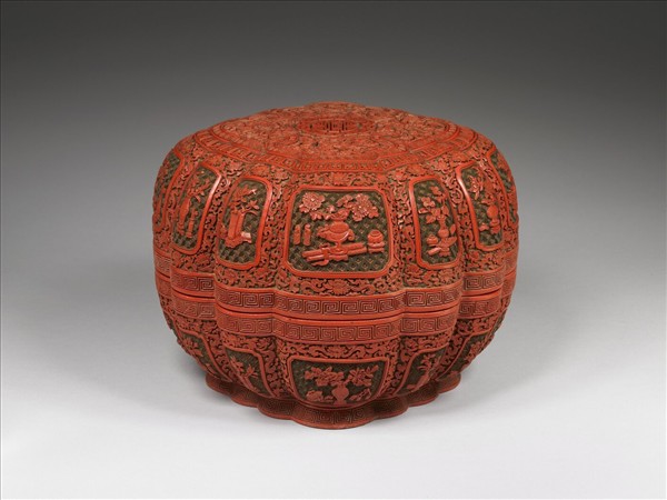 剔彩博古花卉盒