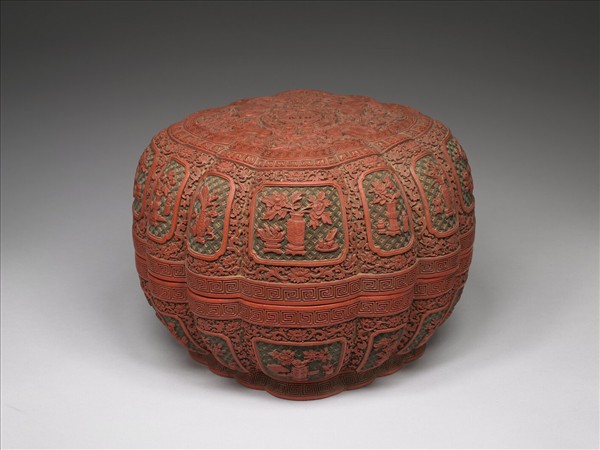 剔彩博古花卉盒