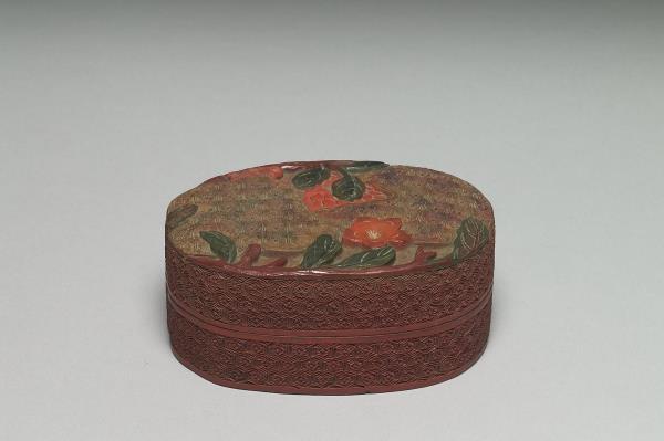 剔彩折枝石榴盒